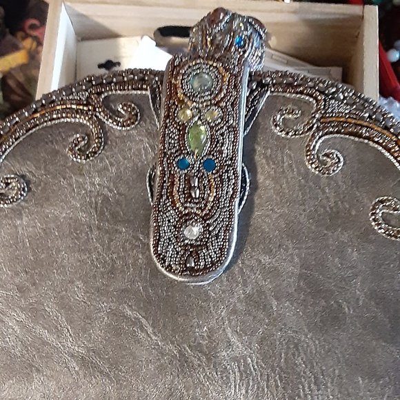 MARY FRANCES ROYAL TREATMENT HANDBAG - Picture 4 of 6